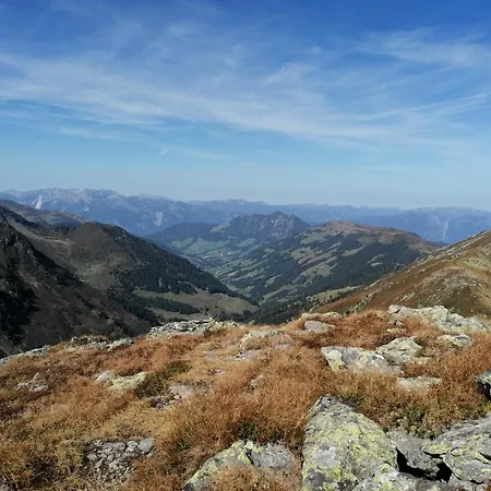 Woerglerhof's Huettenapartments Mit Kachelofen Κατάλυμα σε φάρμα