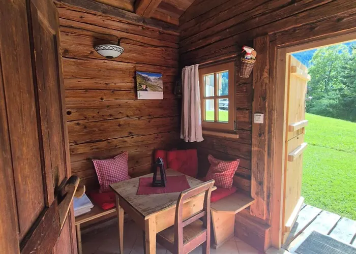 Woerglerhof's Huettenapartments Mit Kachelofen Κατάλυμα σε φάρμα