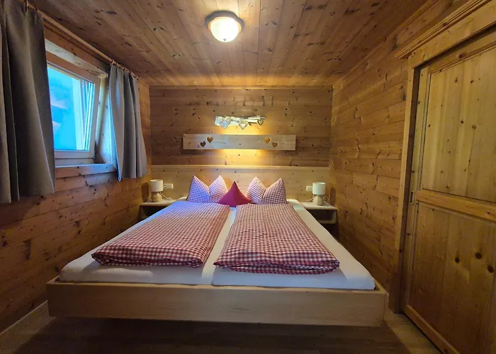 Woerglerhof's Huettenapartments Mit Kachelofen Κατάλυμα σε φάρμα Alpbach