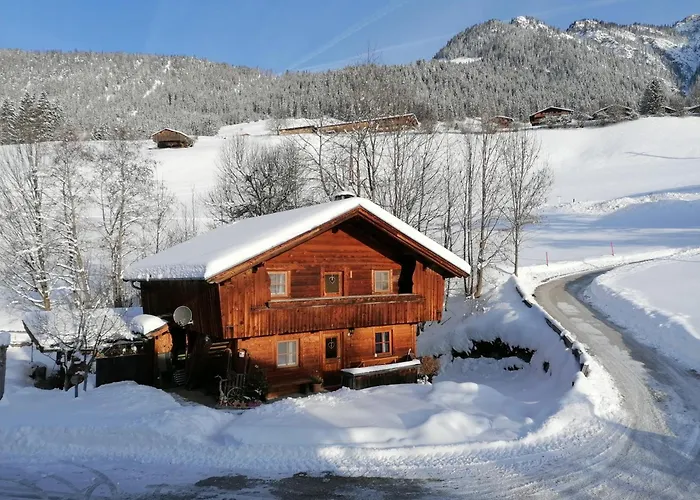 Woerglerhof's Huettenapartments Mit Kachelofen Κατάλυμα σε φάρμα