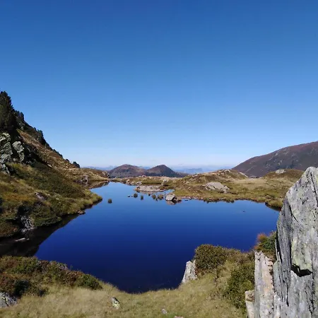 Çiftlik konaklama Woerglerhof's Huettenapartments Mit Kachelofen