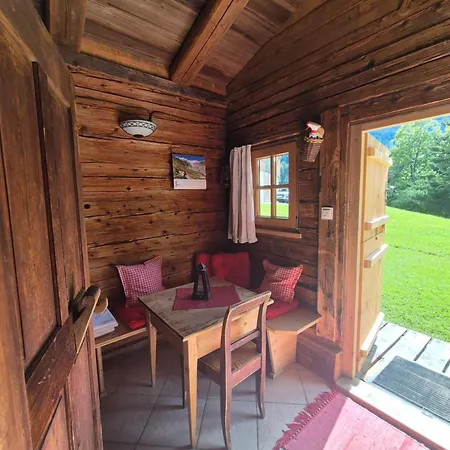 Woerglerhof's Huettenapartments Mit Kachelofen Çiftlik konaklama