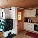 Çiftlik konaklama Woerglerhof's Huettenapartments Mit Kachelofen